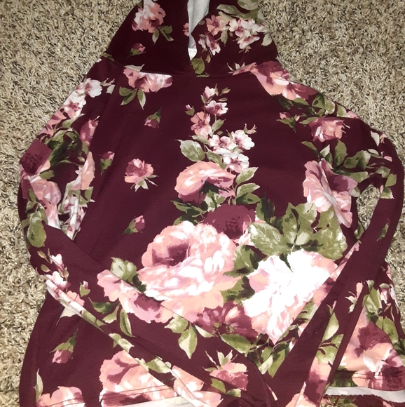 Discreet Tops - Shirt